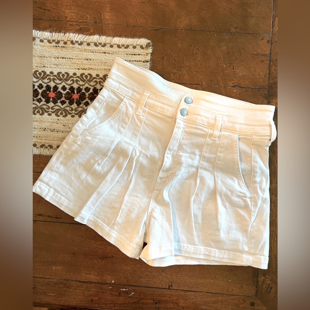 Veronica Beard High Waist White Pleated Shorts